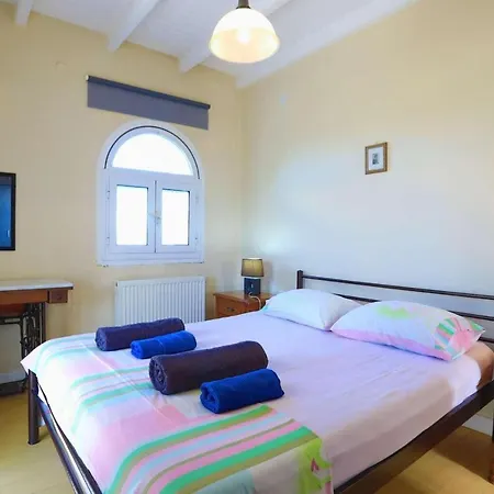 Mavrikia Villa